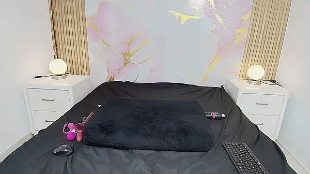 AprillRoss webcam
