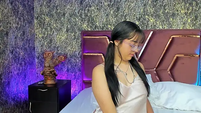 AnyaHeart webcam