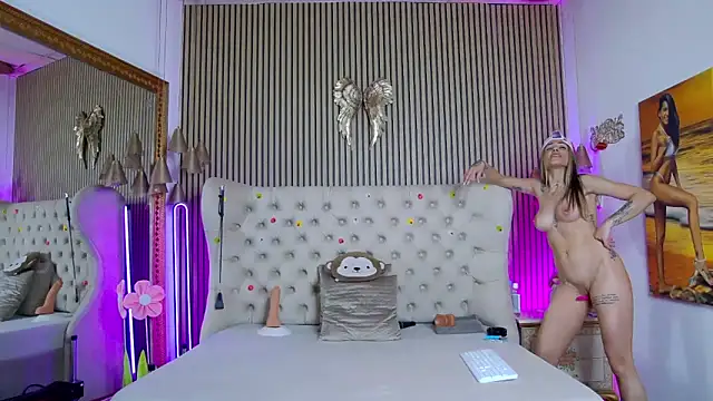 PlayfulShow webcam