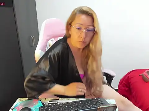 beautyfullchrys webcam