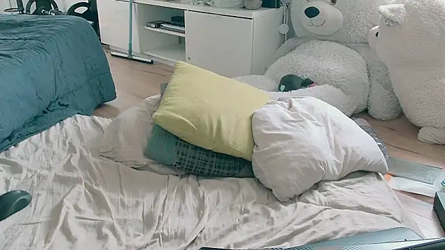 CeriseLapine webcam