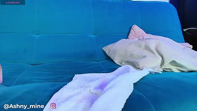Ashnikko___ webcam