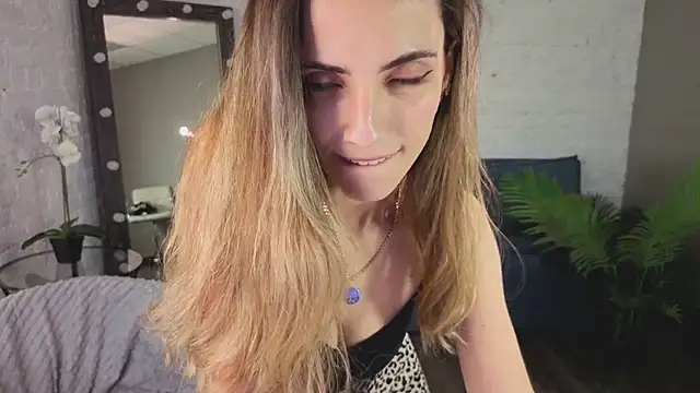 amelia_meili webcam