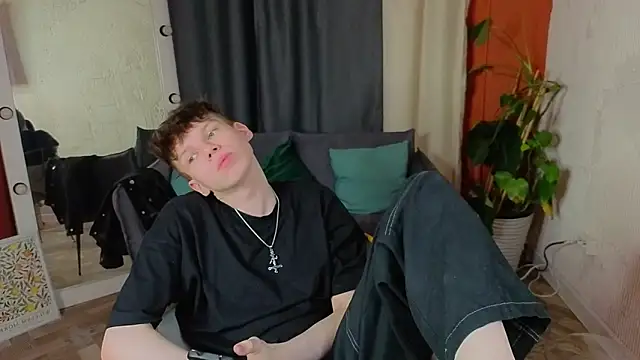 eliotmars - EliotMars's free webcam - UK Sex Cams