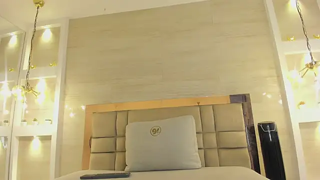 chloe_murray webcam
