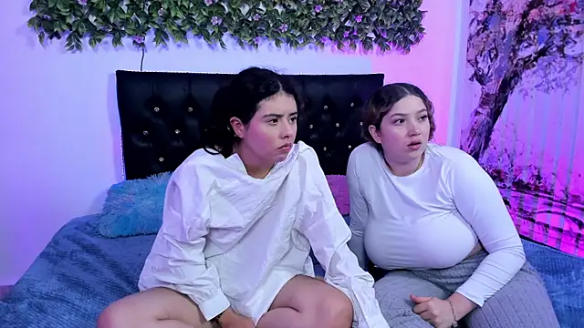 valeria_and_zoe webcam