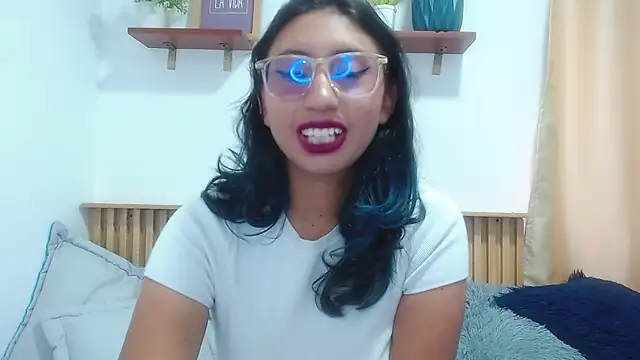 Violet_2003 webcam