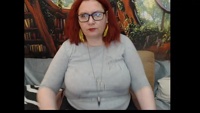 PlayfullMature webcam