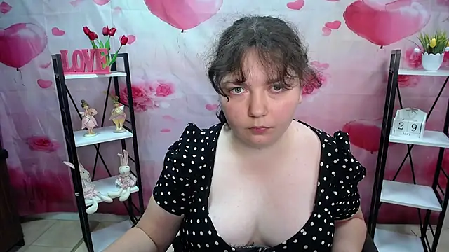 NeonilaLisova webcam