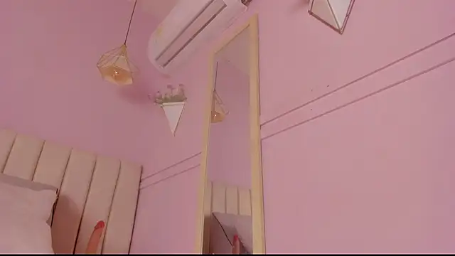_lucia_18 webcam