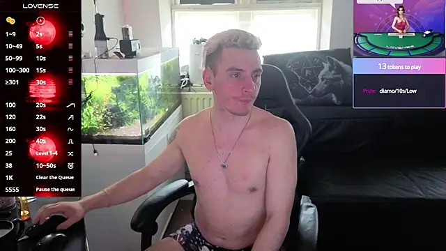 Rayzel_White webcam