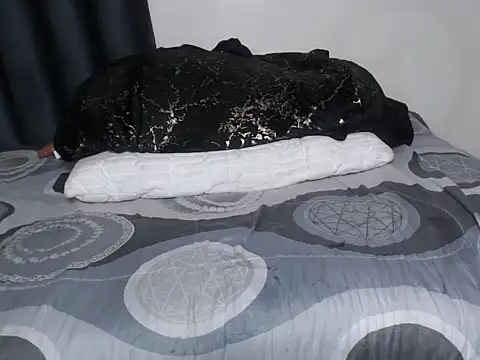 Zuri33 webcam