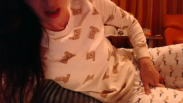 LovelyAndraGirl webcam