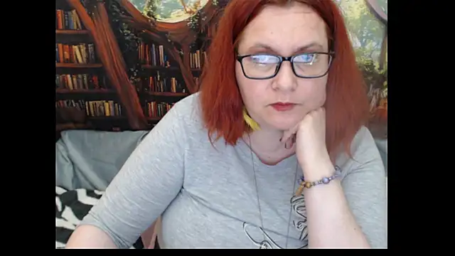 PlayfullMature webcam