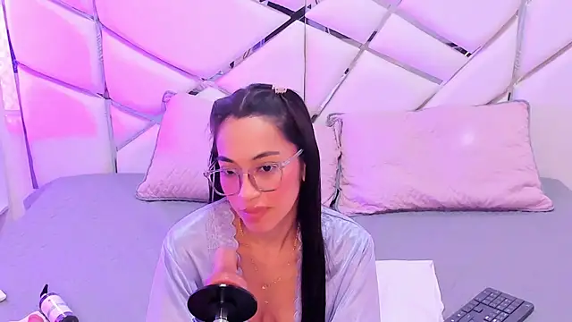 GabbieSkinny webcam