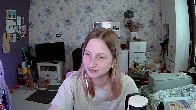 DeidraMeja webcam