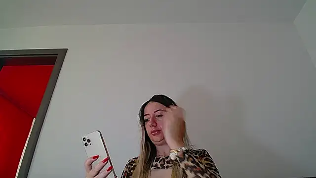 Julianna68 webcam