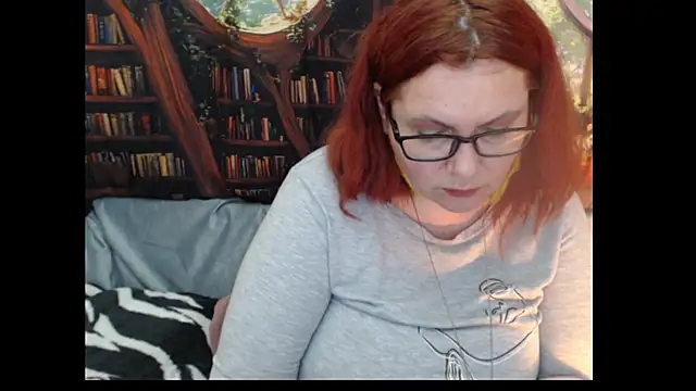 PlayfullMature webcam