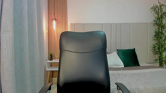 Victoria_Rosee webcam
