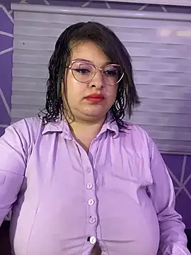 MiiaaJoness webcam