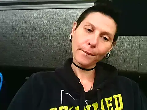 LaFemmeCyberObscura webcam