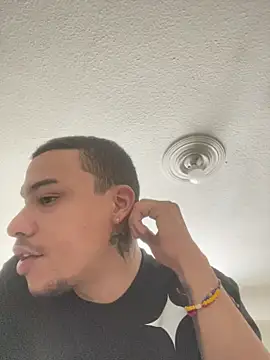 AlphaMasterXxx live cam