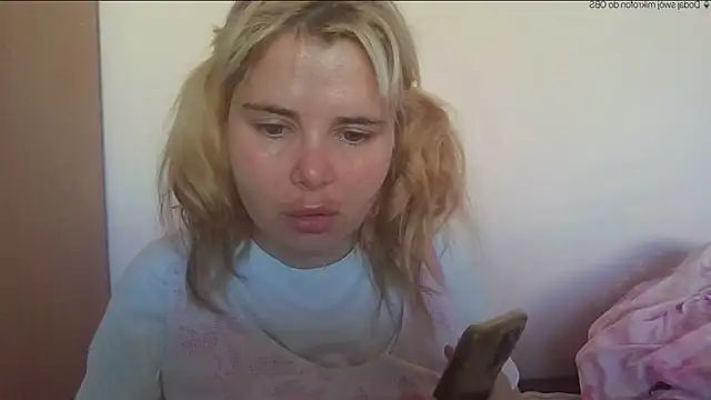 HornyElena webcam