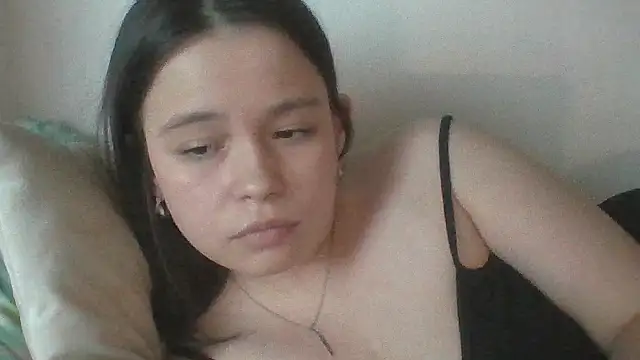 RiaLowelyt webcam
