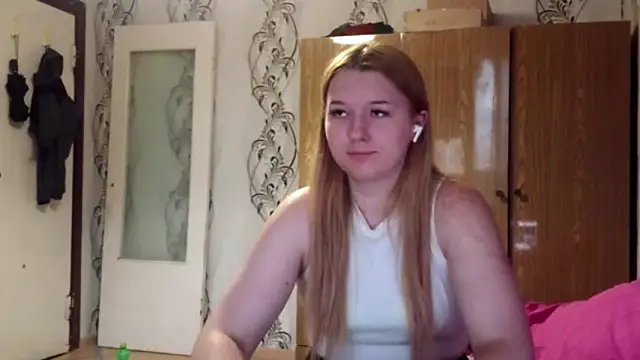 RaeannRoewe webcam