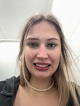 blonde_exe webcam