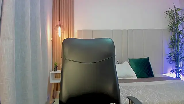 Victoria_Rosee webcam