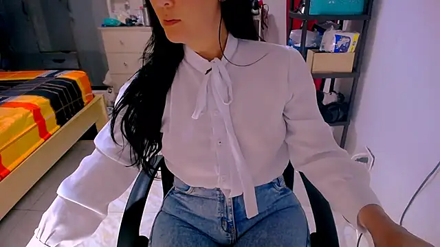 BitterMomXxx webcam