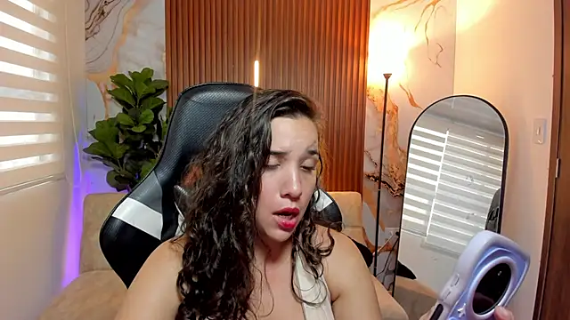 Ela_Maxwell_ webcam