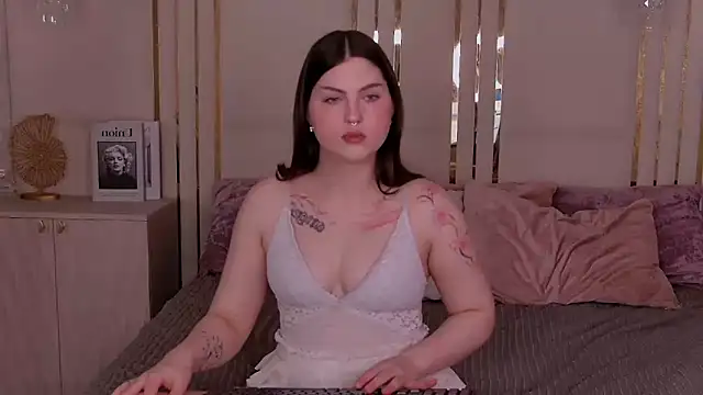 IvySimmons webcam