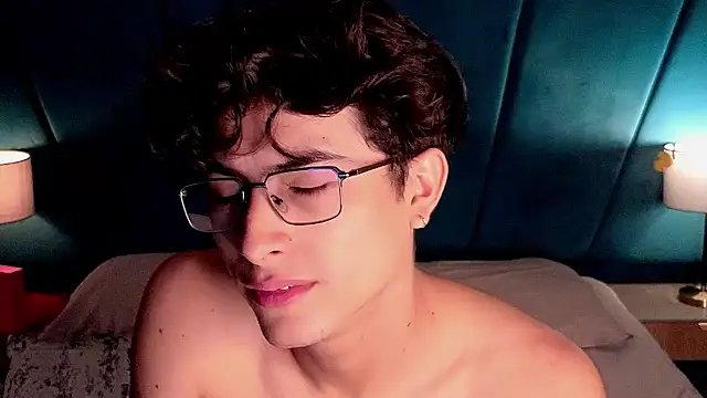 Aaron_Eze webcam