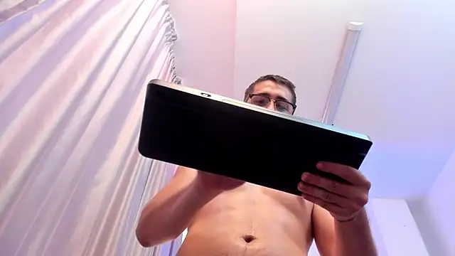 Tommas_Jhonson webcam