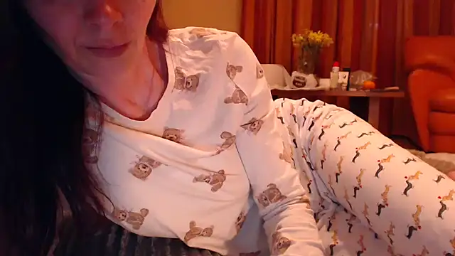 LovelyAndraGirl webcam