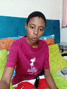 SweetSlenderChoc webcam