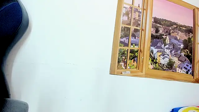 EllyBloom webcam