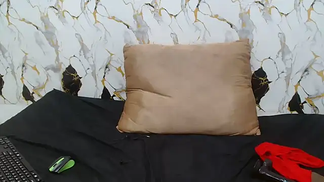 BlackVelvetMuse webcam