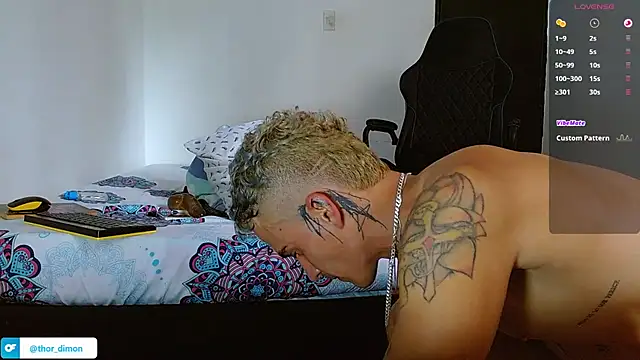 bray_hotboy777 webcam