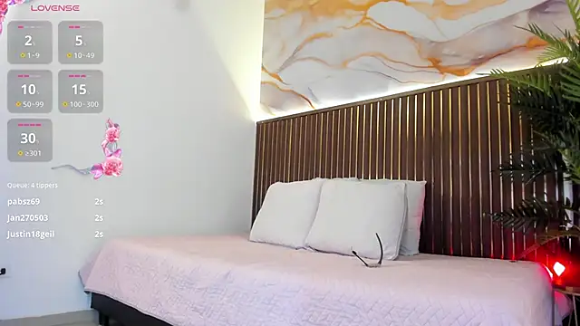 HoneyMilf_ webcam