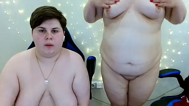 BeckyAndHellen webcam