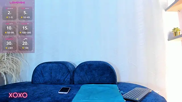 Naomii_Viper webcam