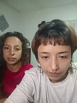AlexxaAndRileyy webcam