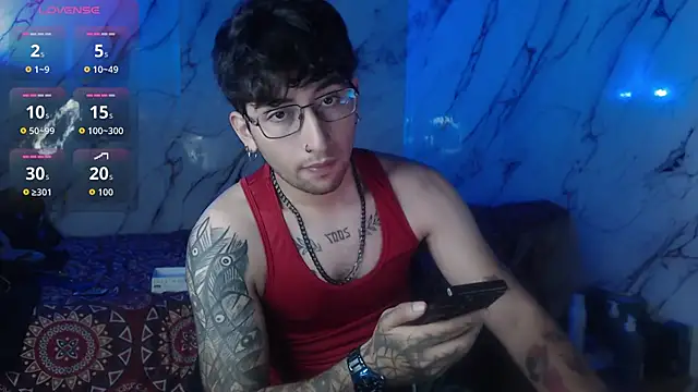 Adrian_Kane webcam