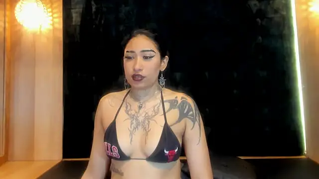 LennaCruz webcam