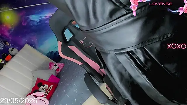 Nella_Dolls webcam