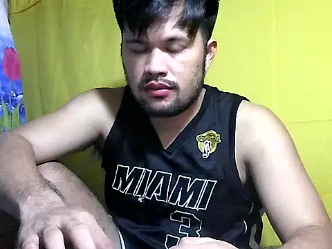 HairyHottestpinoyHandsome webcam