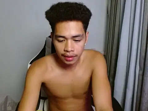 curlyasian_njxx webcam